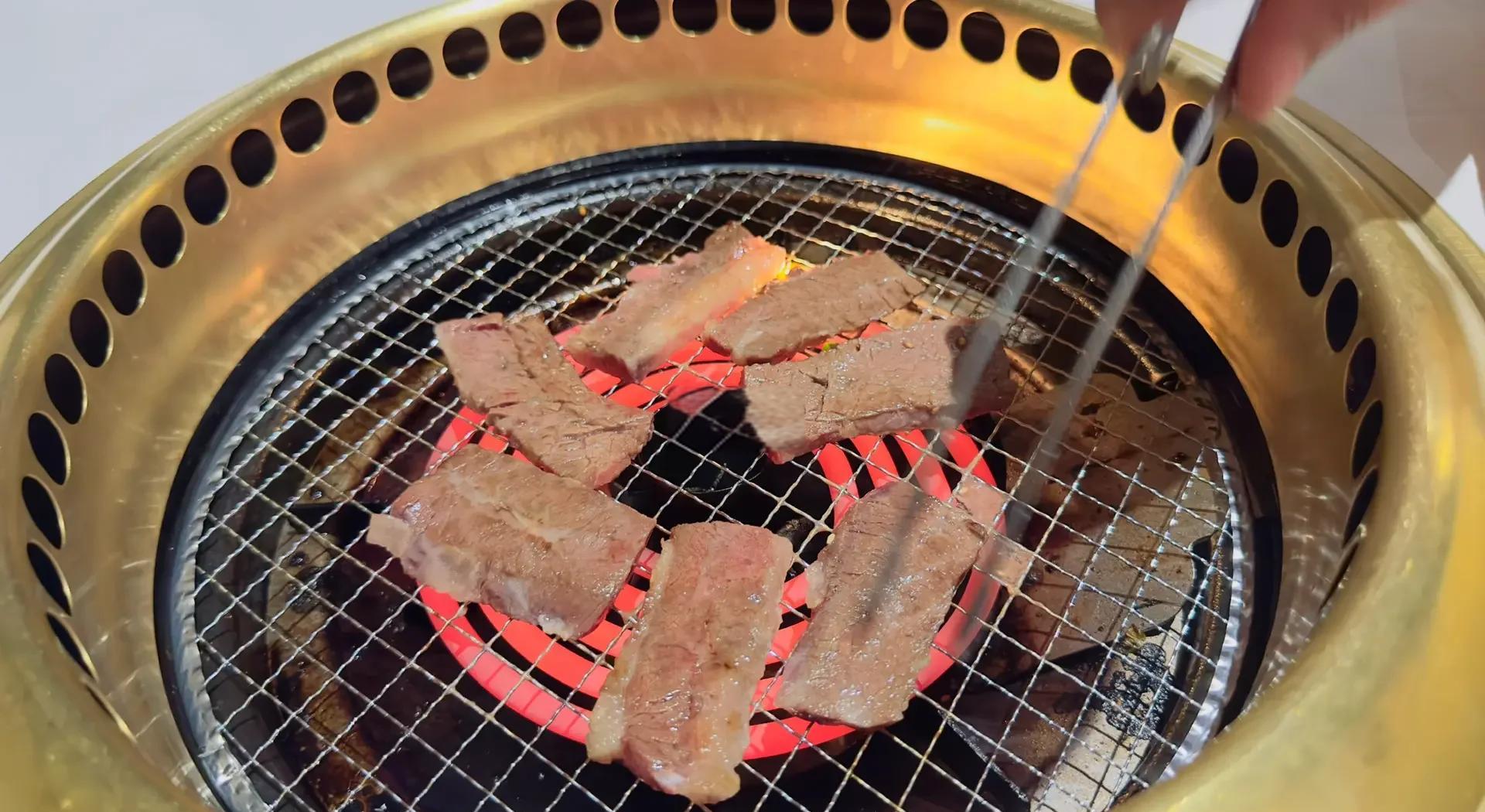 高端烤肉店，是如何“设计空气”的？