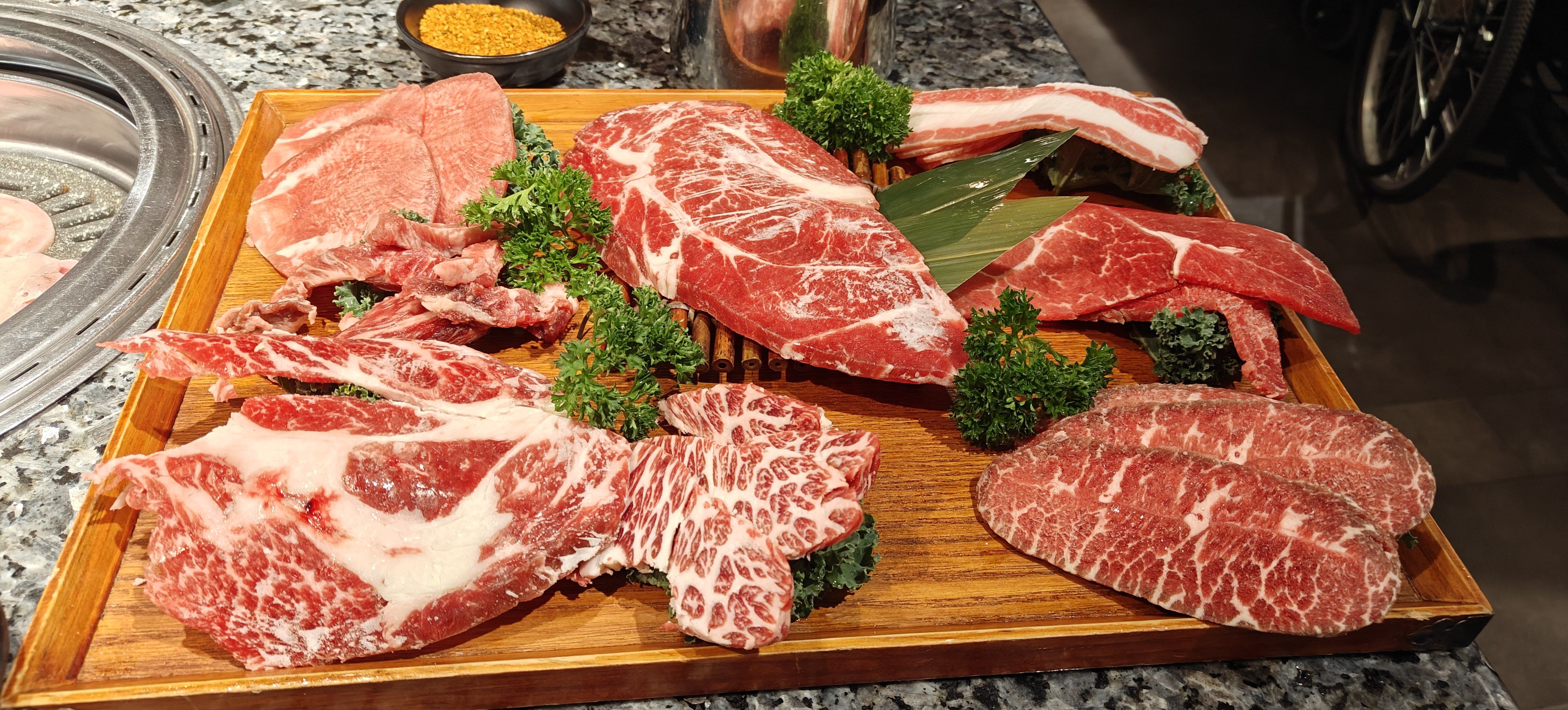 烤肉基础课程：冻肉与鲜肉的差别解析🥩❄️🔥