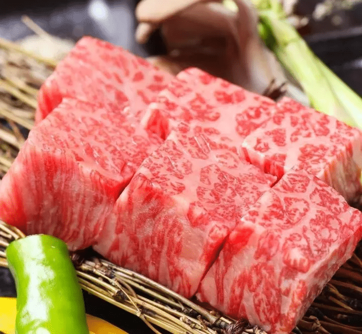 玉子烤肉培训：解冻牛肉变黑问题详解，为什么高级牛肉解冻后颜色会变暗？